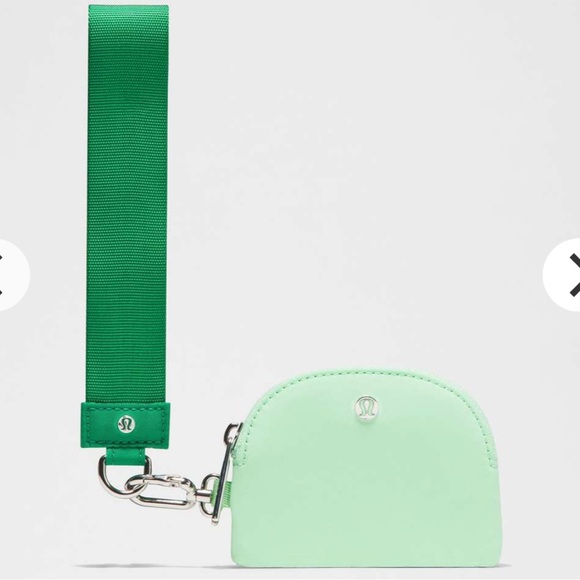 NWT $48 Lululemon Dual Pouch Wristlet
Raceway Green / Citra Lime - Picture 3 of 6